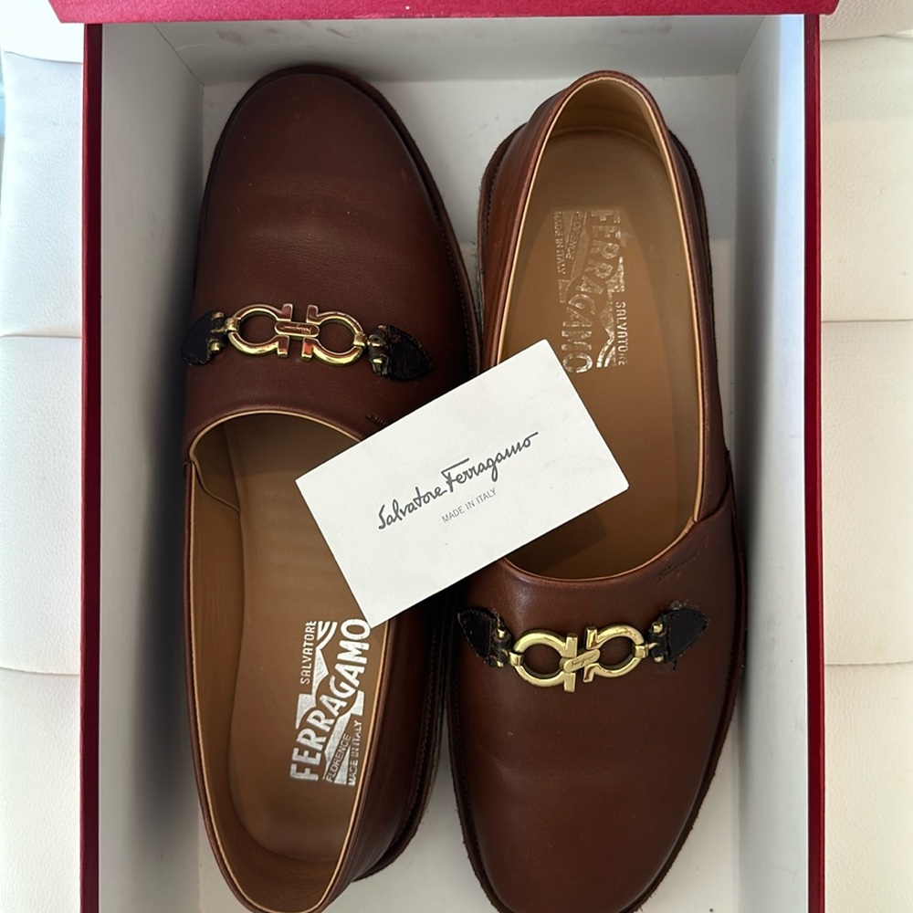 Men’s Salvadore Ferragamo tan espadrille leather loafer. 10 M Like New!